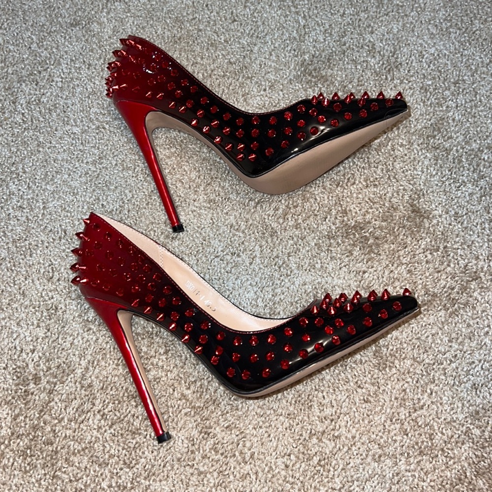We kiss heels